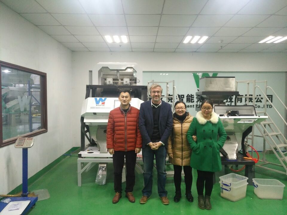 コーヒー豆くだらない色の選別機AI CCDの分離器の大豆の米の分類機械