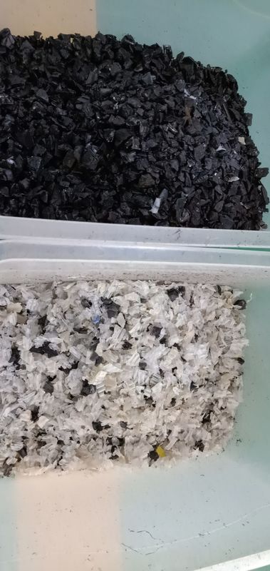 黒いプラスチック色の分類のための最も安い工場価格黒いプラスチック色の分類機械