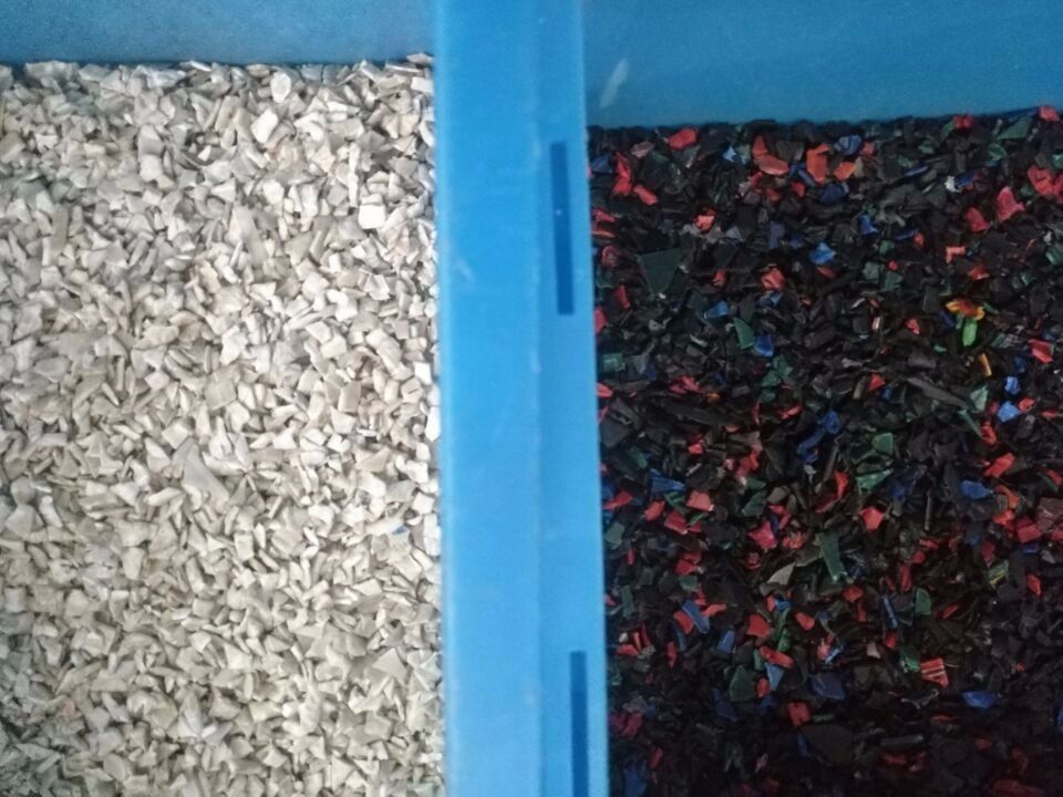 白いプラスチック色の選別機機械のための新しい到着白いプラスチック色の分類機械
