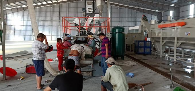 黒色プラスチックフレークカラー選別機 インテリジェントCCDカラースペレーター 高効率カラー分離機 PVC PET用 21